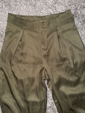 Women’s Olive Green Pleated Dress Pants